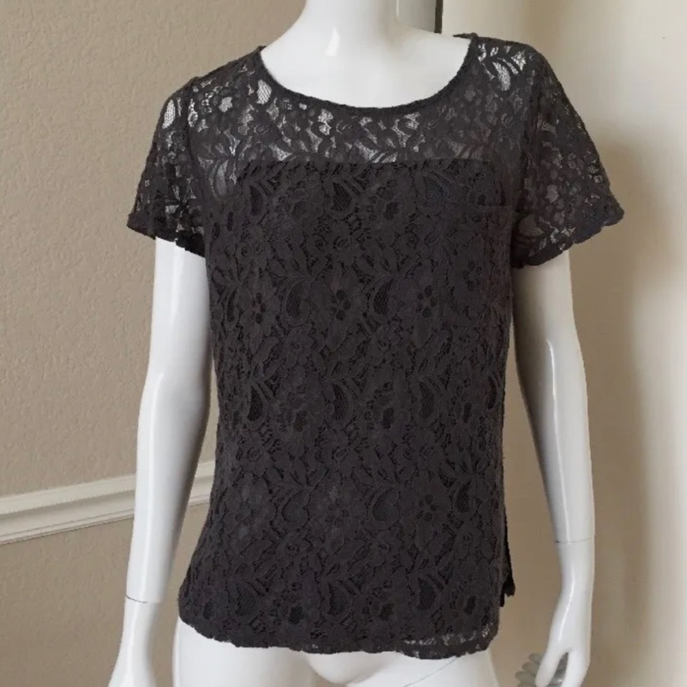 H by Bordeaux grey lace short sleeved top